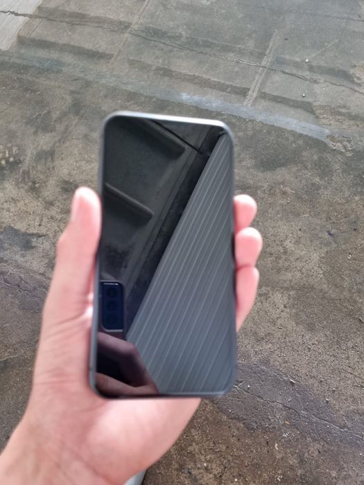 Продам телефон iphone 11