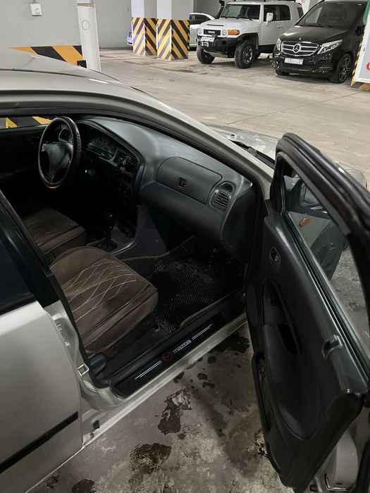 Mazda 323F (familia) продам