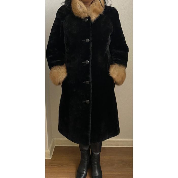 Продаю натуральную шубу