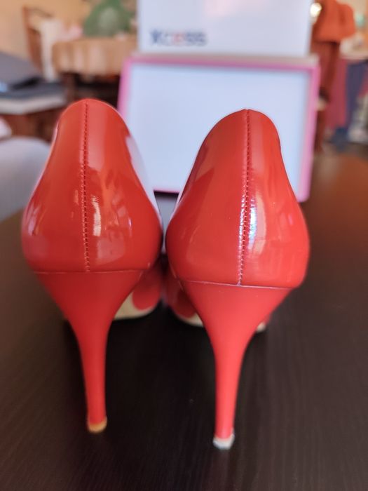 Офицялни  затворени обувки лачени