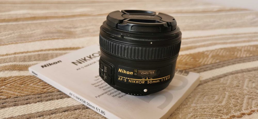 Nikon D7000 почти нов