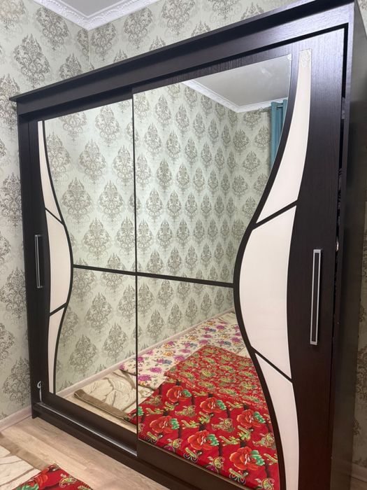 Продается шкаф двух дверный