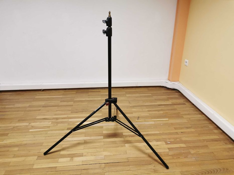 Статив Manfrotto Compact Stand 1052BAC за монтаж на фотографско осветление