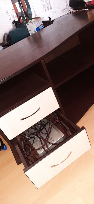 Продам тумбу под телевизор