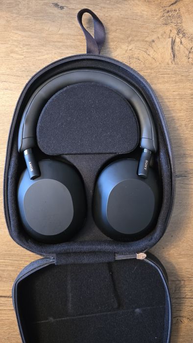 Слушалки-Sony WH-1000XM5