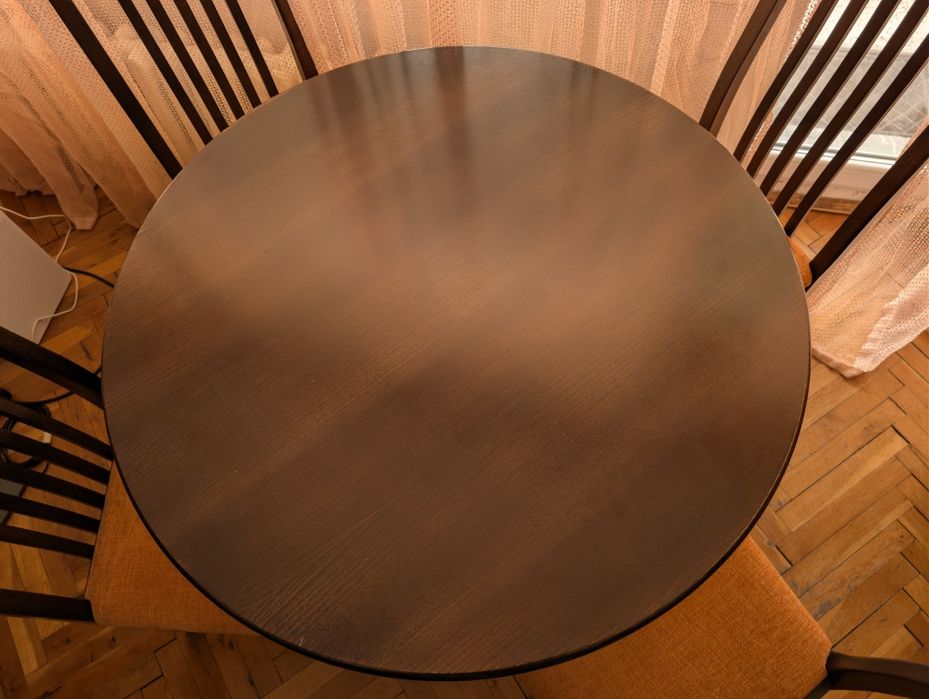 Кръгла маса и 4 стола