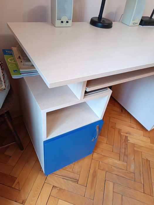 Ученическо бюро.