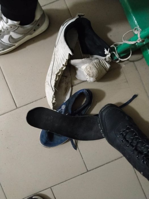 Продам кроссовки