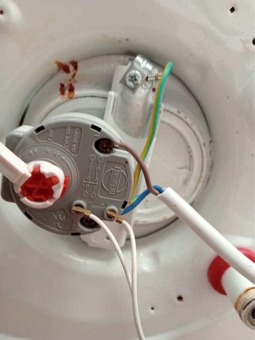 Продаётся водонагреватель б/у (подлежит ремонту)