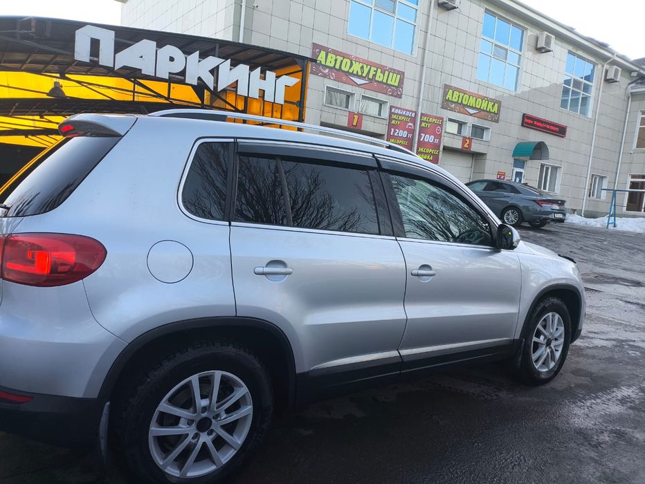 Продам хорошую машину Тигуан