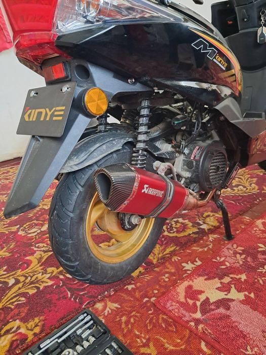 Продам скутор новый