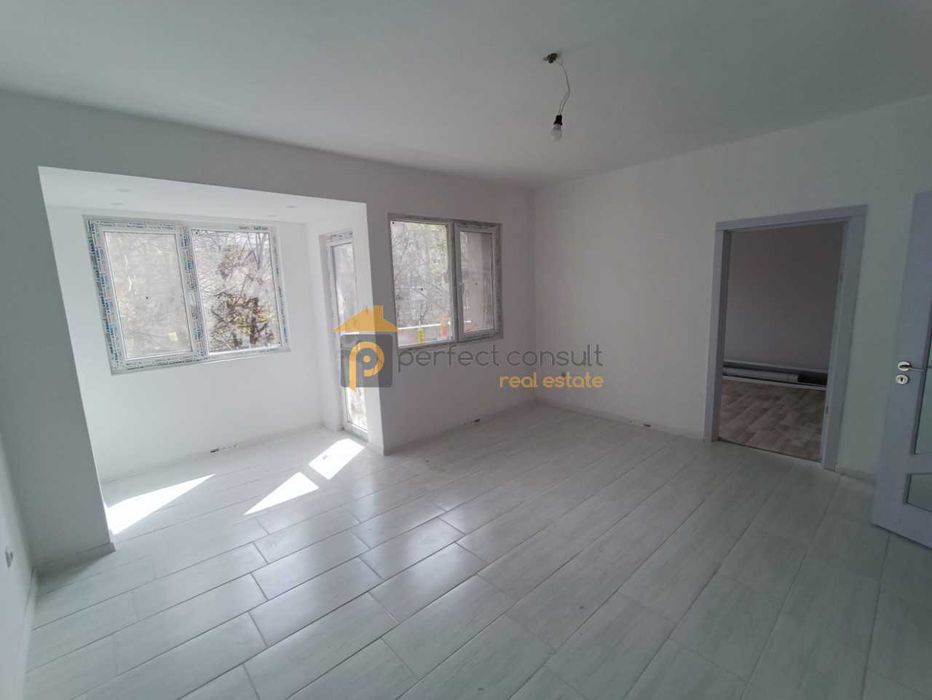 Продава се Тристаен апартамент в Пловдив, Гагарин - 62 кв.м за 1750 €/кв.м - Снимка #1