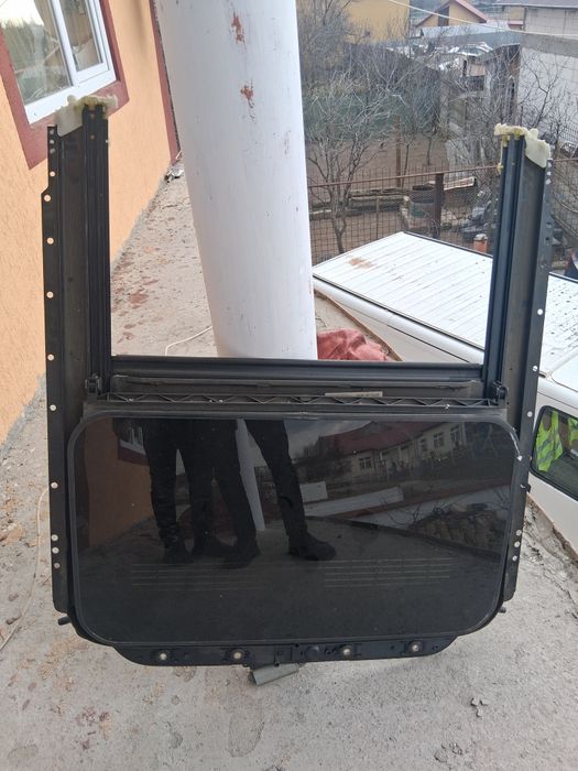 Vând trapă de Volkswagen Passat B6