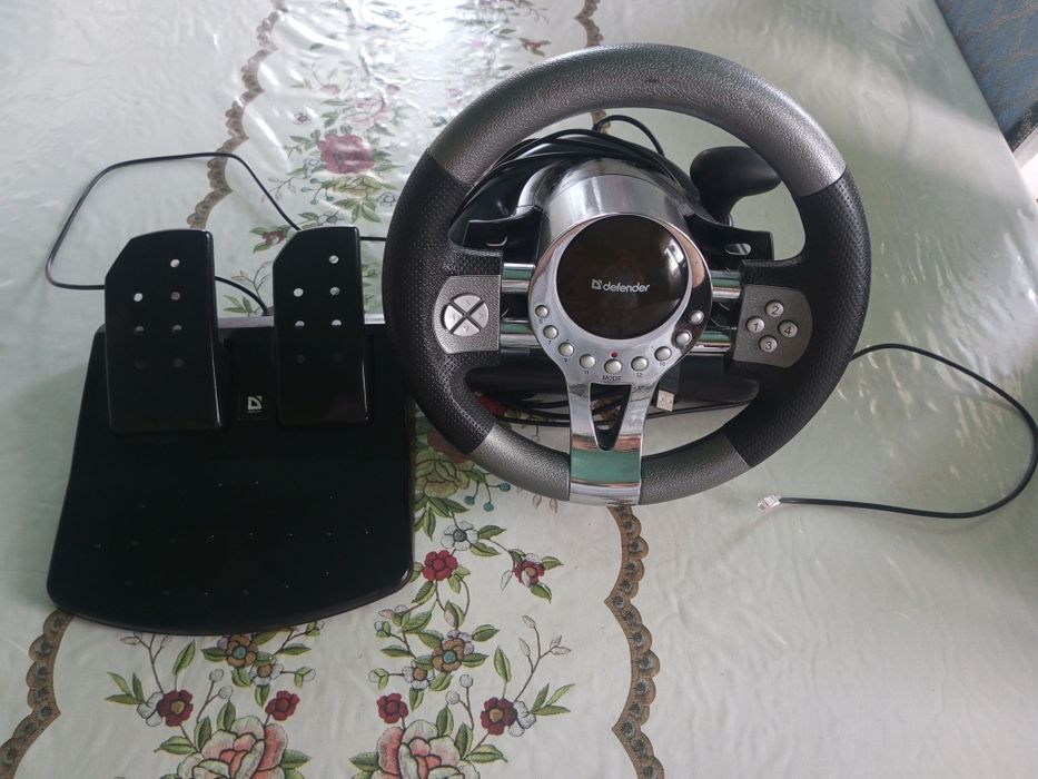 Игровой руль для компьютера