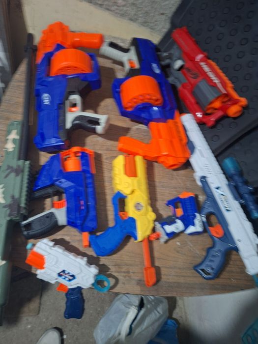 Pistoale NERF  11 bucati