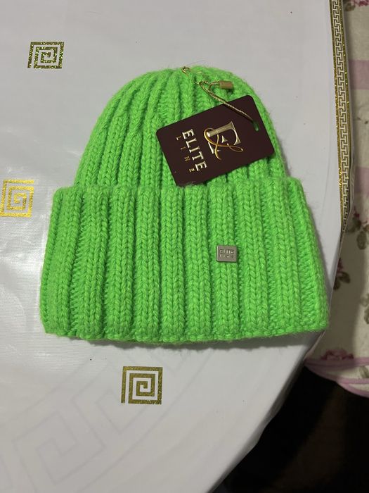 Продам шапку  срочно