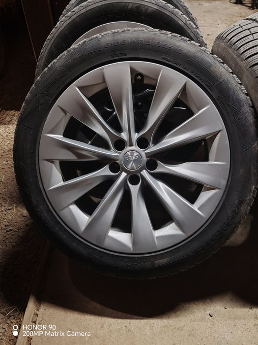 Set Jante Tesla 20" cu anvelope de iarna