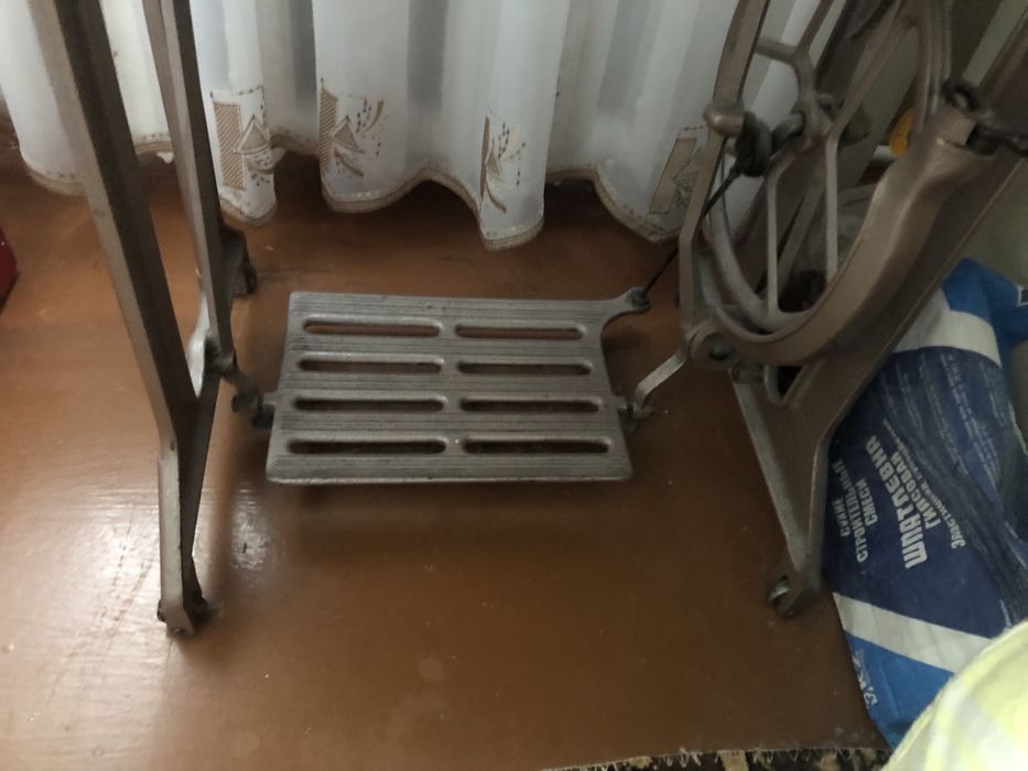 Швейная машинка советская