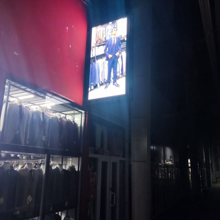 Лэд экран и бегущие строки