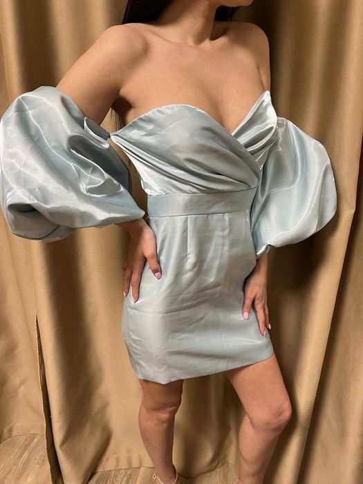 Синя рокля с ръкави