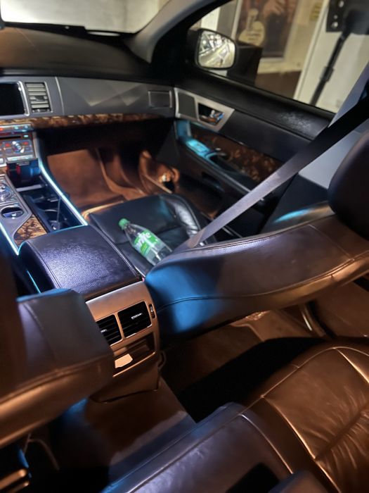 Jaguar XF Vand sau schimb
