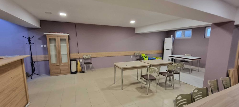 Продава се търговски обект на две нива в широк център!