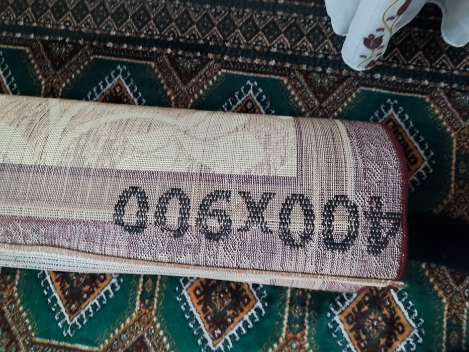 Gilam sotiladi holati yangiday