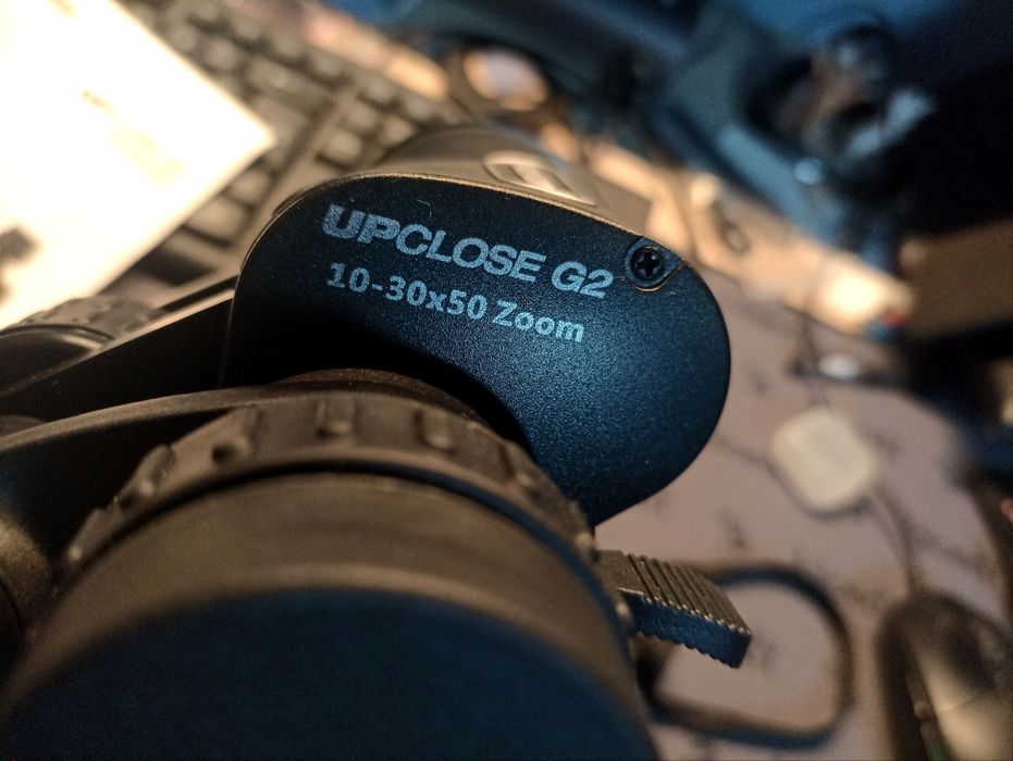 Бинокль Celestron Upclose G2 10-30x50