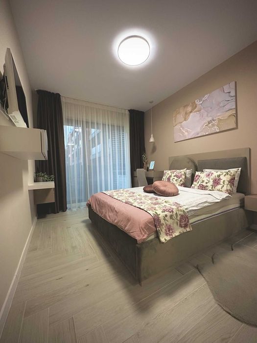 Дава се под наем Двустаен апартамент в София, Хладилника - 78 кв.м за 1200 € - Снимка #2