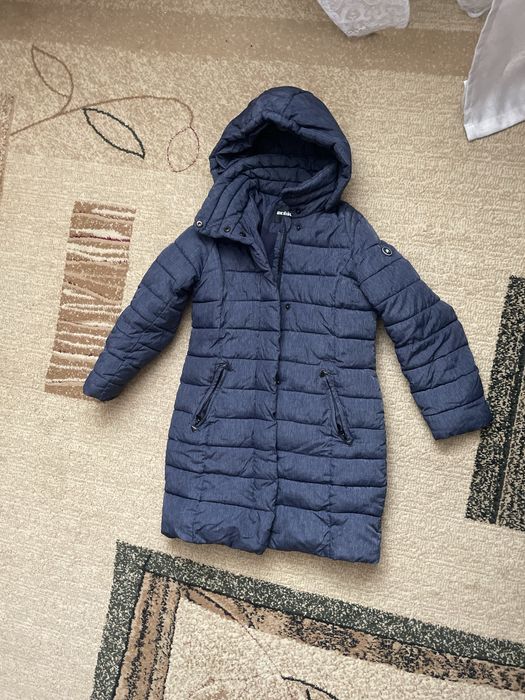 Продам куртку детскую