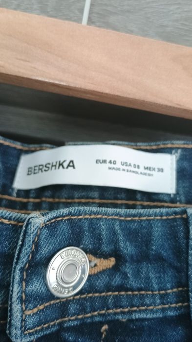 Blugi drepți Bershka