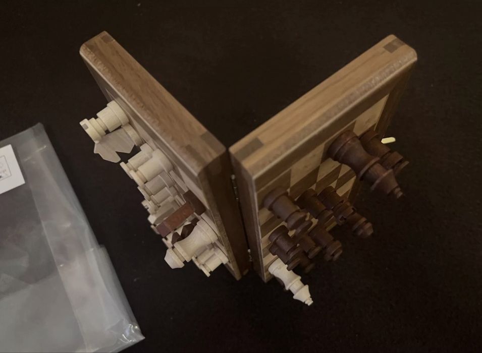 Șah magnet de călătorie din nuc/ arțar dimensiune câmp 19 mm, magnetic