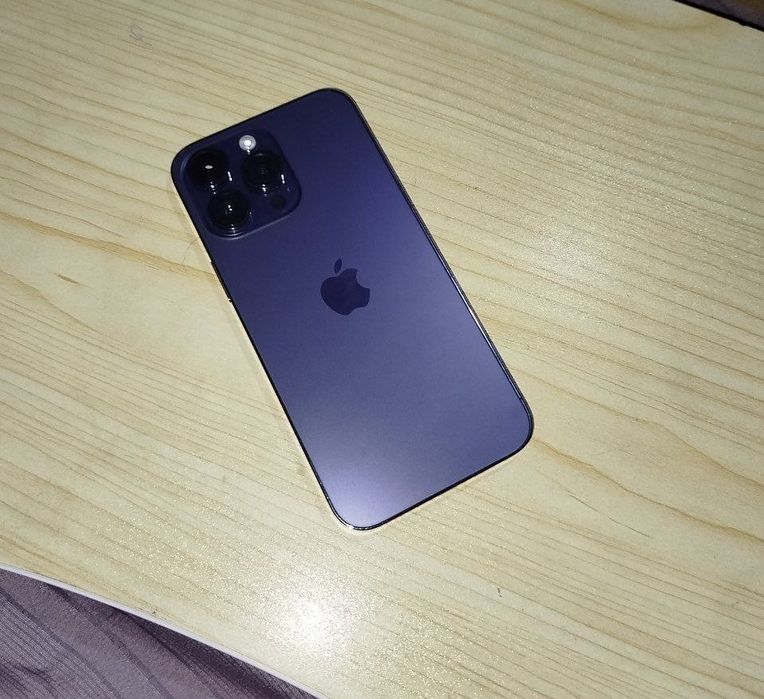 Iphone 14 pro max холати зур