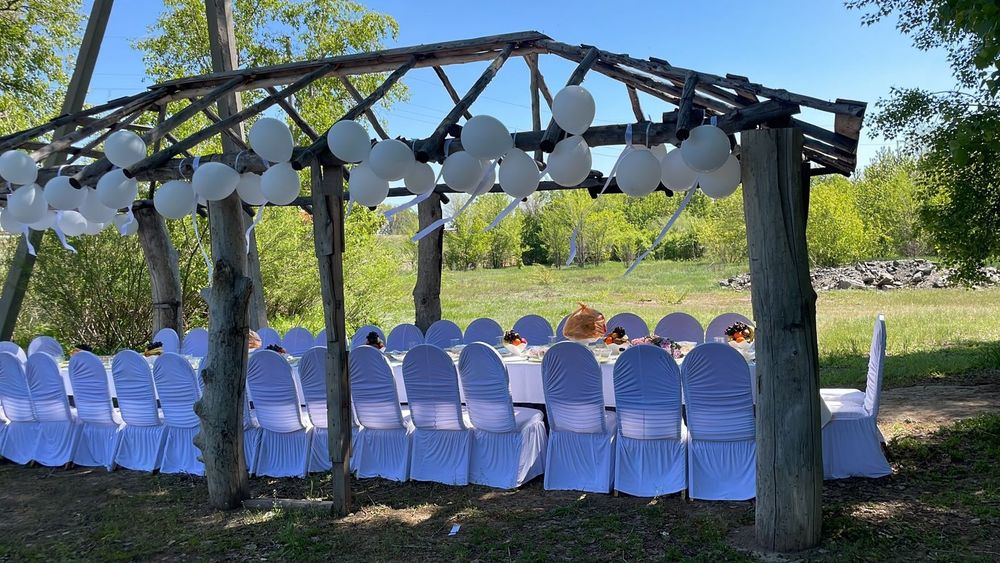 Сдам юрту со стульями,с газоном