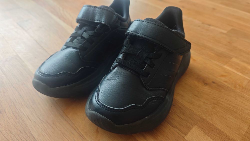 Маратонки Adidas 28