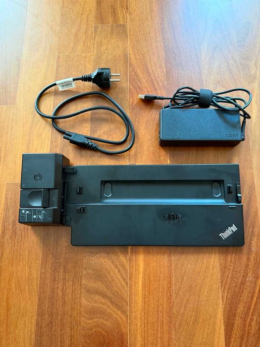 ThinkPad Pro Docking Station (40AH) + оригинално зарядно 135w