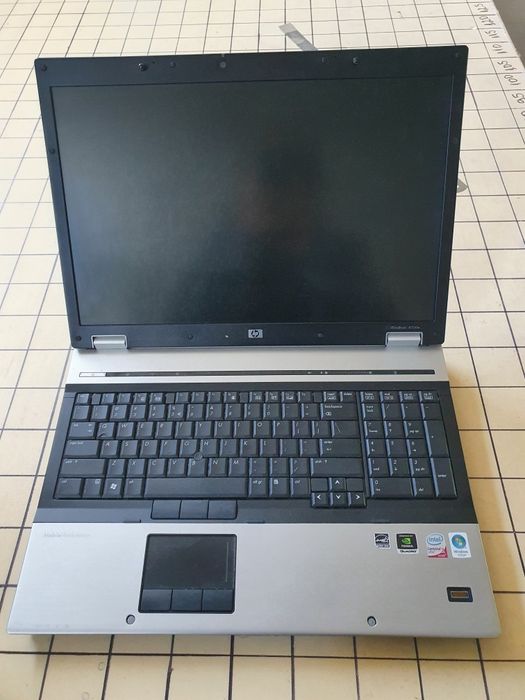 Лаптоп HP с Windows 7