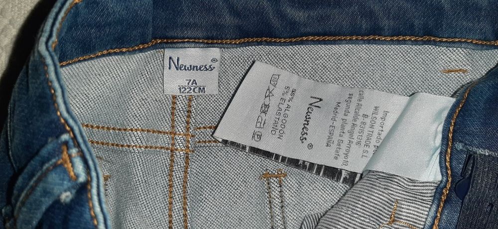 Blugi  varsta 7 ani  Newness,,impecabili