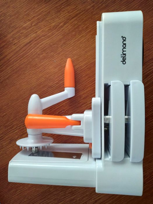 Seturi de aparate DELIMANO și NUTRISLICER (preț pentru trei seturi)