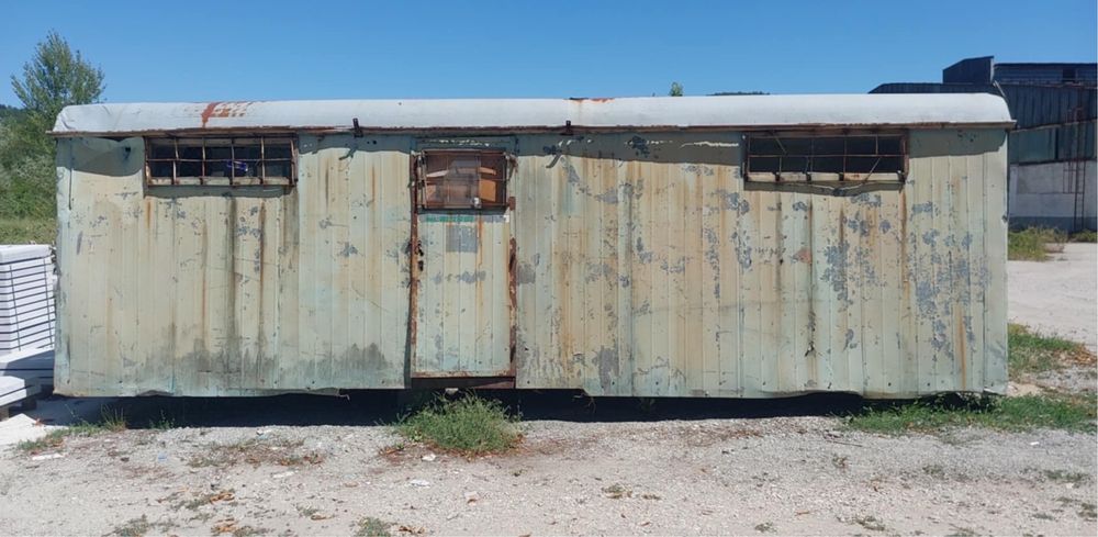 Фургон за живеене или работилница