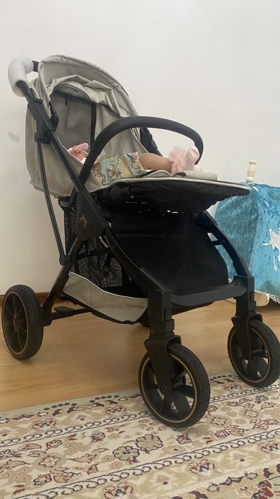 Прогулочная коляска для детей