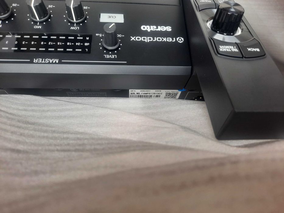 Продается Pioneer DJ AZ