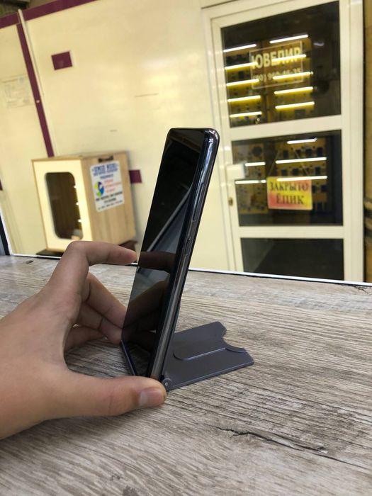 Samsung A 52 rangi qora joyi 128Gb