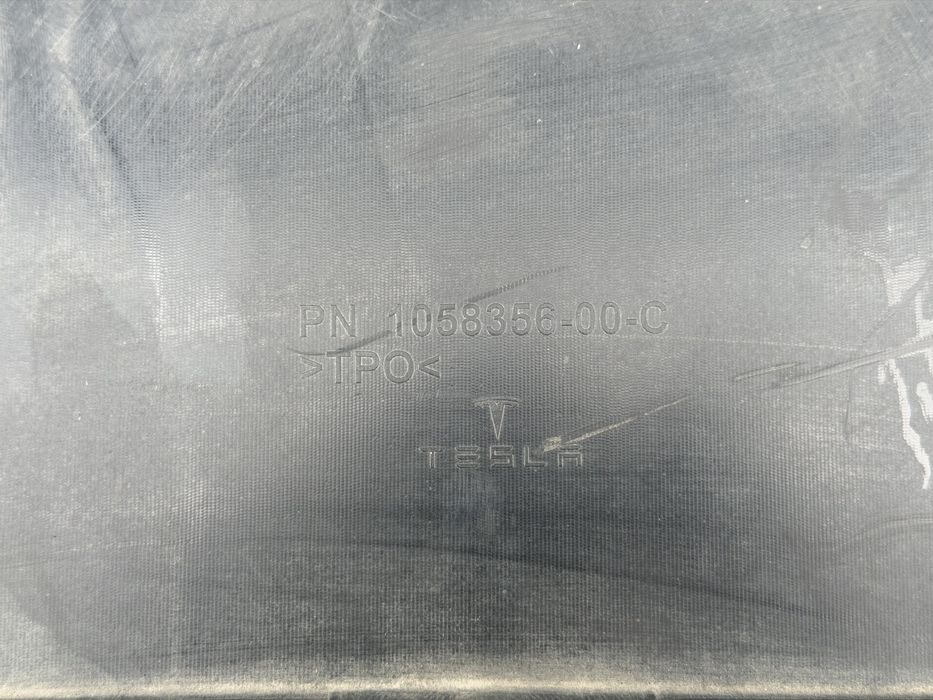 Дифузьор крило задна броня TESLA MODEl X