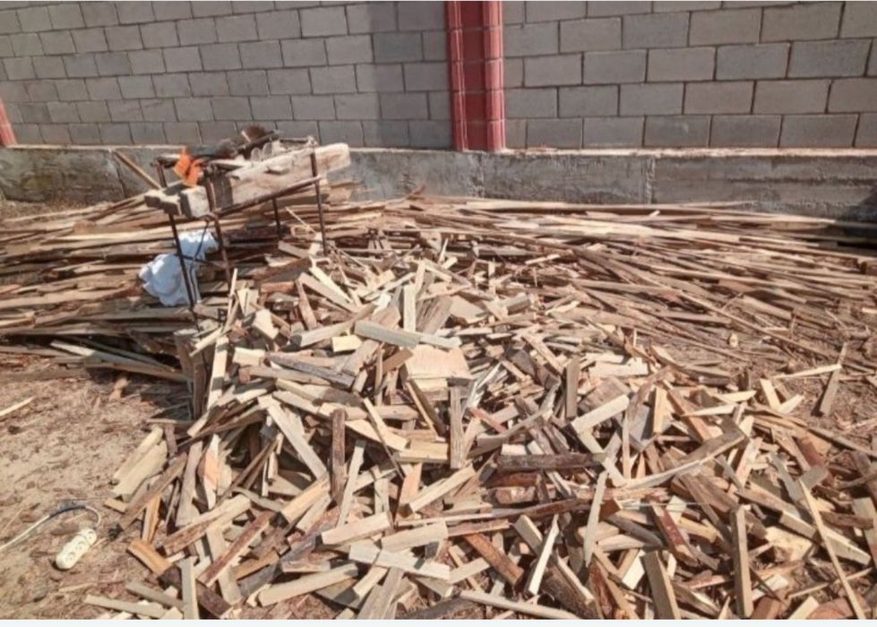 Дрова в мешках.