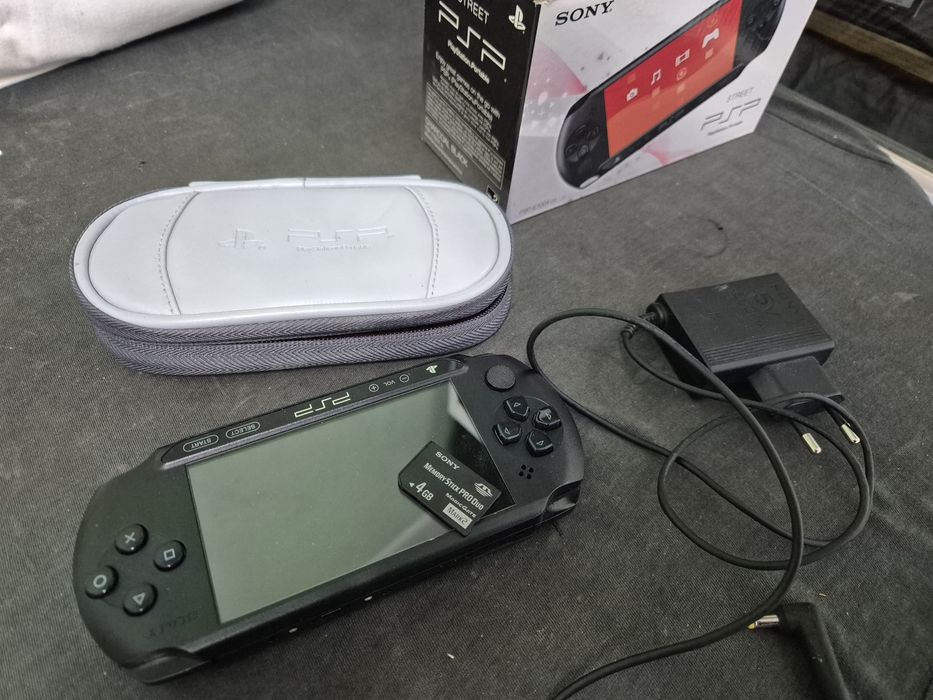 Soni psp E1004 конзола за игра.