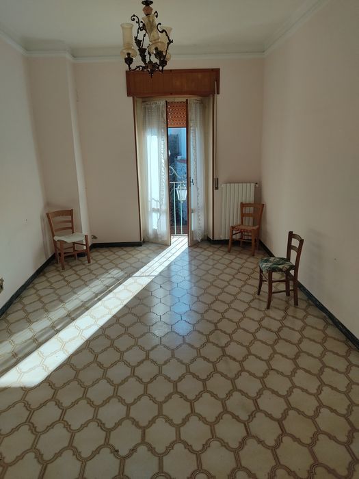 Продавам хубава къща в Лучито-86030, провинция Кампобассо, Италия