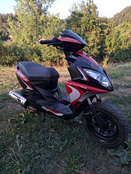 Скутер Keeway 50 кубика