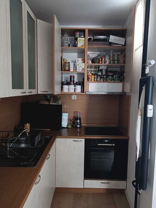 Кухня с уреди 283х160см