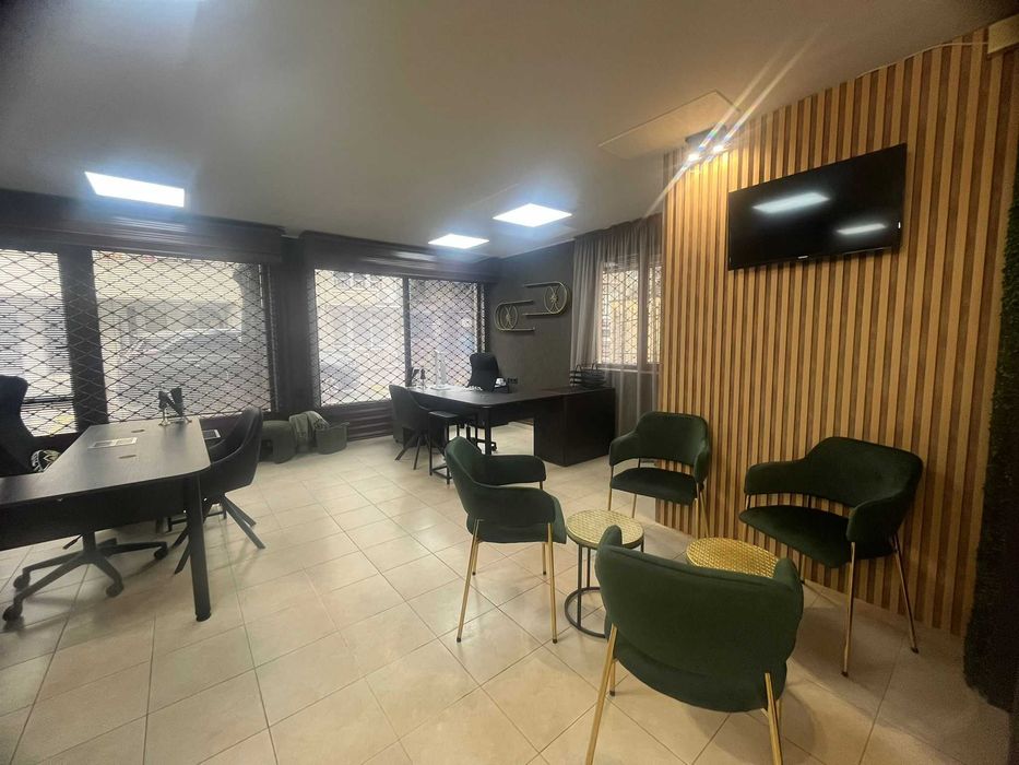 Отдава под наем кабинет/ самостоятелно обособено помещение